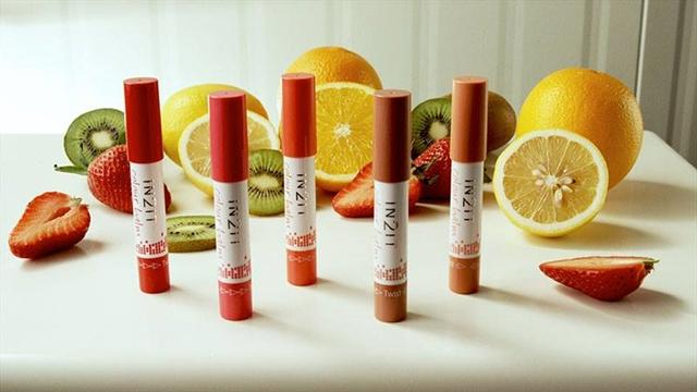 IN2IT Lip Treat Lite Lip Balm SPF15 PA   With DPHP